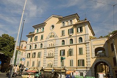 【外国人スタッフ多数活躍中】日本語サポートあり！介護スタッフ